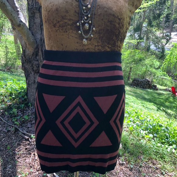 Stretchy Knit Mini Skirt - Picture 5 of 6